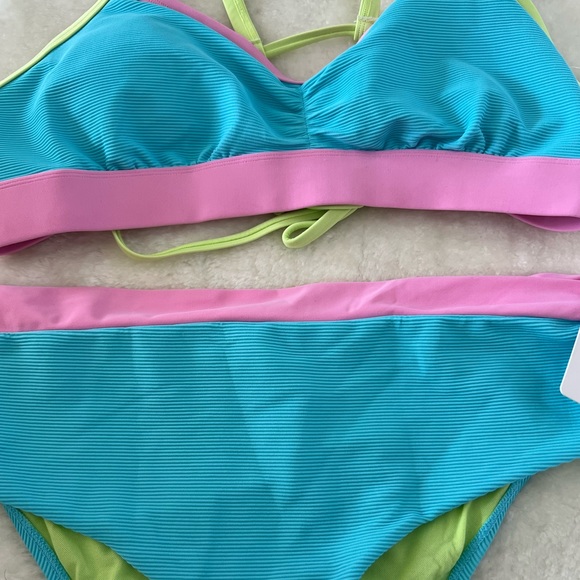 Body Glove Bikini Top and Bottom - Picture 2 of 4